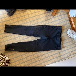 black stretch skinny Jean